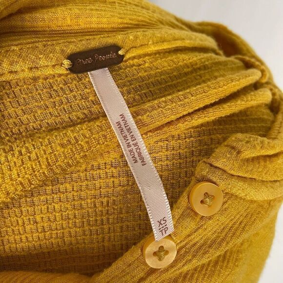 Free People Cropped Yellow Ribbed Long Sleeve Henley - Women’s XS - Picture 5 of 5